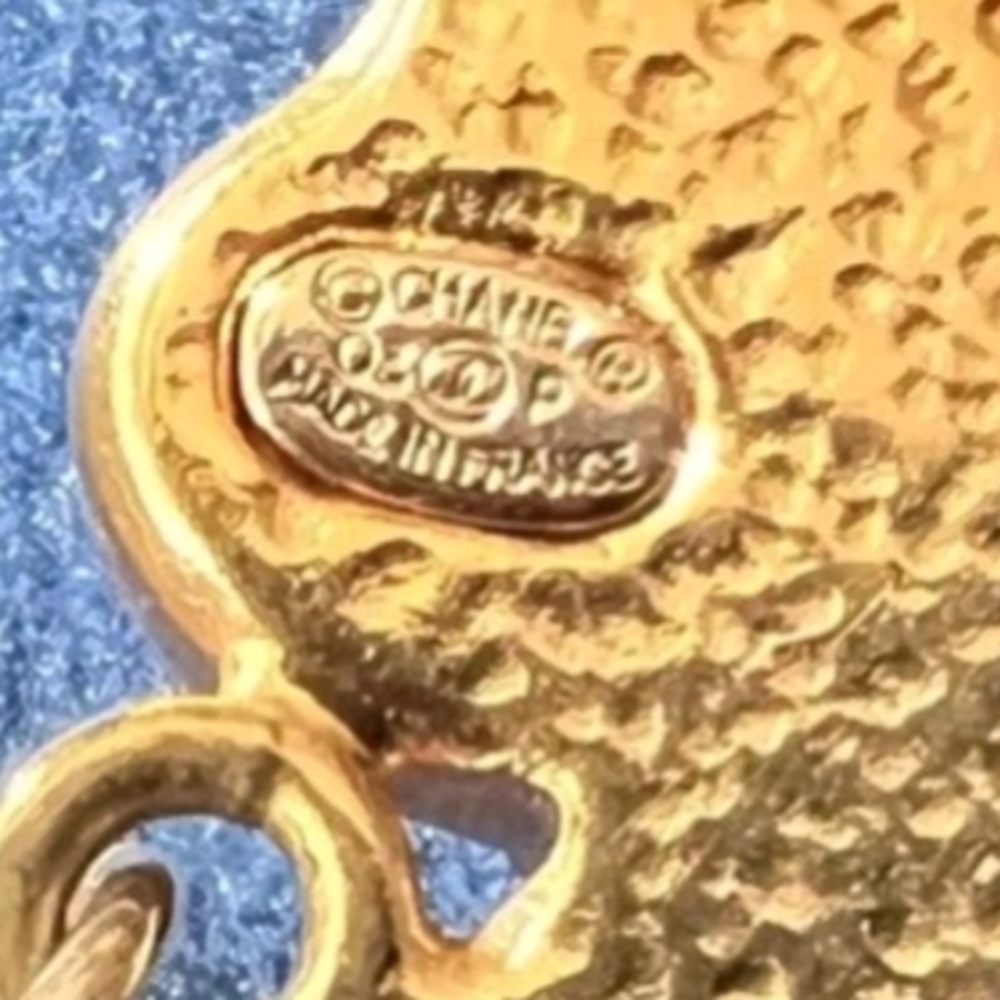 Authentic CHANEL Clover Coco Mark Pendant W Free Chain/Bag/Box - Picture 4 of 13